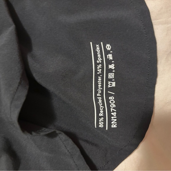 Outdoor Voices Zephyr 3” Shorts NWOT - Picture 4 of 4